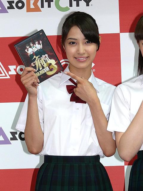 「ケータイ刑事」岡本あずさ＆岡本杏理、最後の制服姿