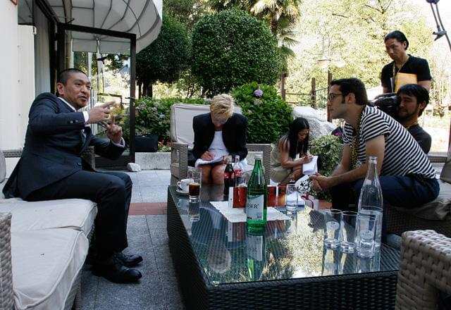 松本人志監督、ロカルノ映画祭でイタリア語挨拶披露しファン爆笑