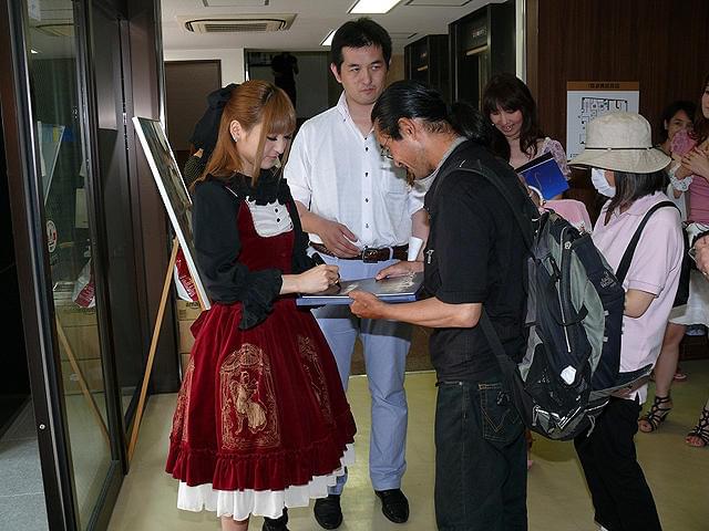 神田沙也加、舞台挨拶で見事な司会ぶり