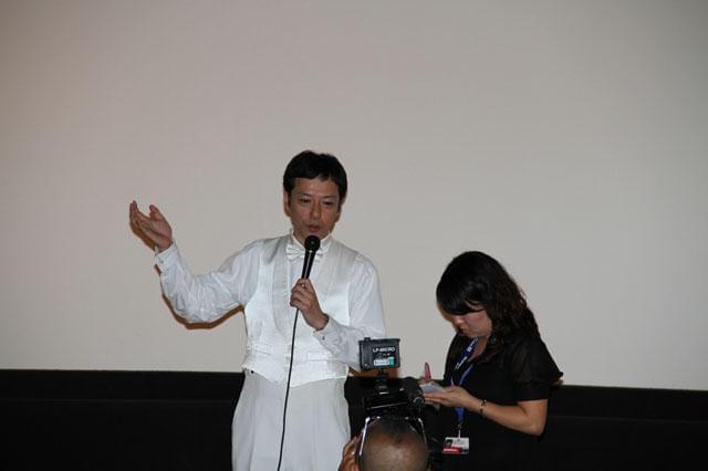 板尾創路“日の丸”衣装でモントリオール見参！