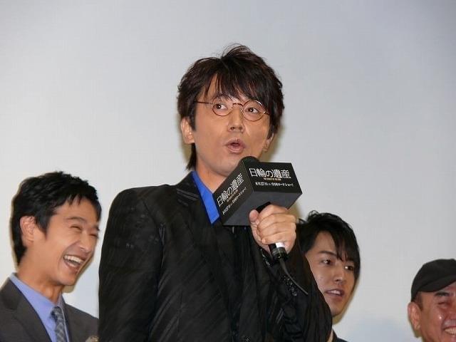 堺雅人、主演作初日に感無量“高崎だるま”に目入れ