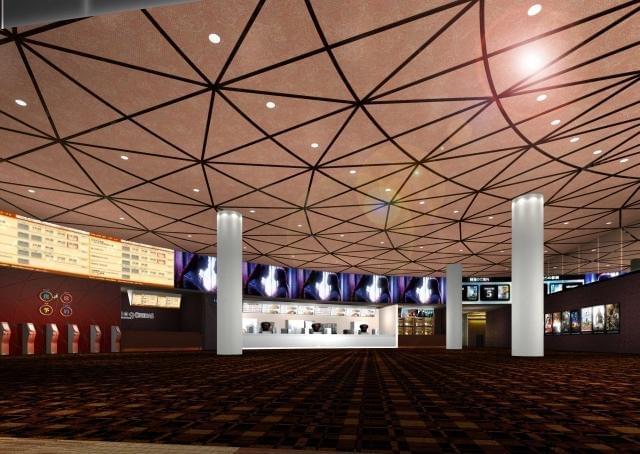 最新のデジタルサイネージ、 無人チケット購入システムを完備したロビーイメージ