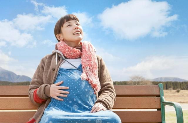 仲里依紗「ハラがコレなんで」釜山映画祭へ！