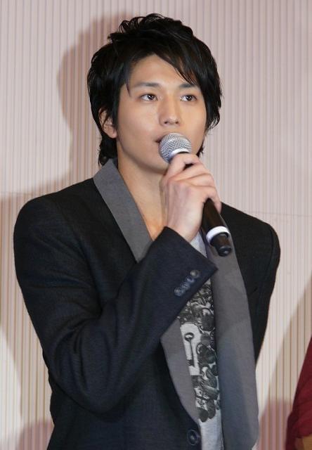 向井理“後輩”明大生に特別授業