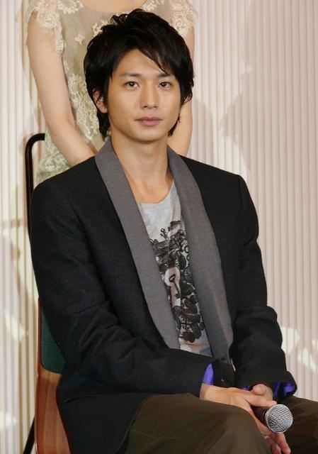 向井理“後輩”明大生に特別授業