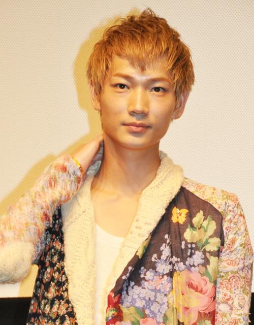 綾野剛、好きな女性のタイプは「あやまんJAPAN」