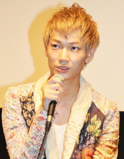 綾野剛、好きな女性のタイプは「あやまんJAPAN」