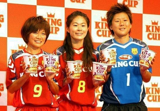 「W杯より緊張」なでしこ澤、川澄らカップ麺CMに抜てき