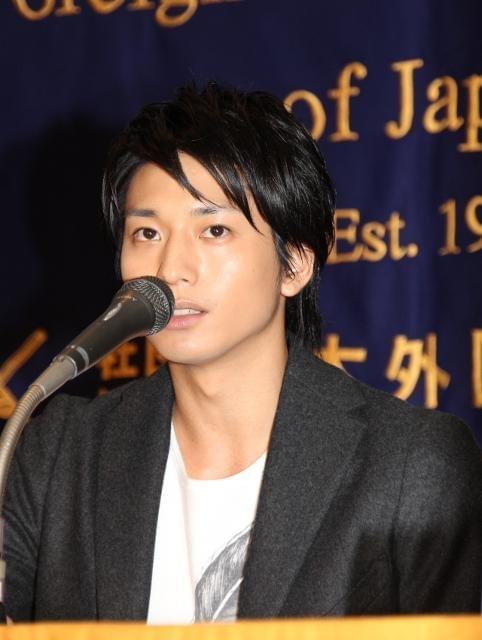 向井理、流ちょうな英語スピーチを披露 海外進出にも意欲