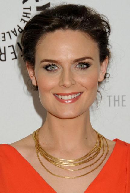 「BONES」エミリー・デシャネルが第1子男児を出産