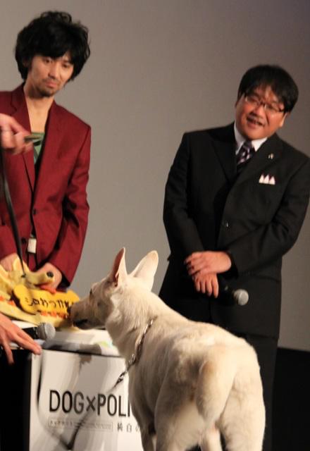 市原隼人＆カンニング竹山、“ドッグケーキ”食べ「味が薄い！」