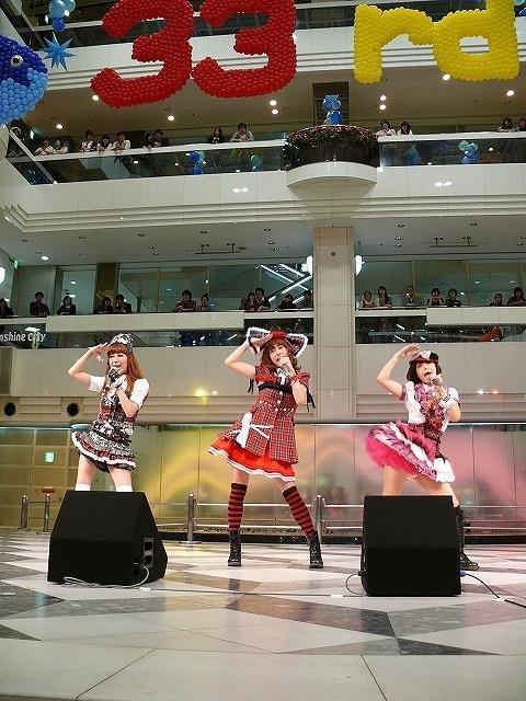 あやまんJAPAN、新曲はAKB48と「ほぼ同じ」