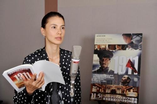 江角マキコ、ジャッキー100作目で実写吹き替えに初挑戦