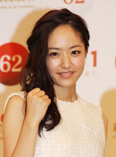 井上真央、紅白歌合戦で初司会 「嵐」は2度目