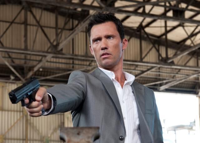 ジェフリー・ドノバンが元スパイとして活躍