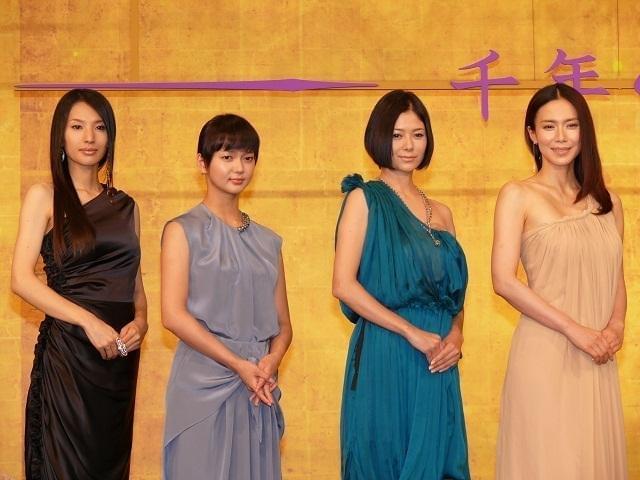「源氏物語 千年の謎」の完成会見に出席した（左から） 芦名星、多部未華子、真木よう子、中谷美紀