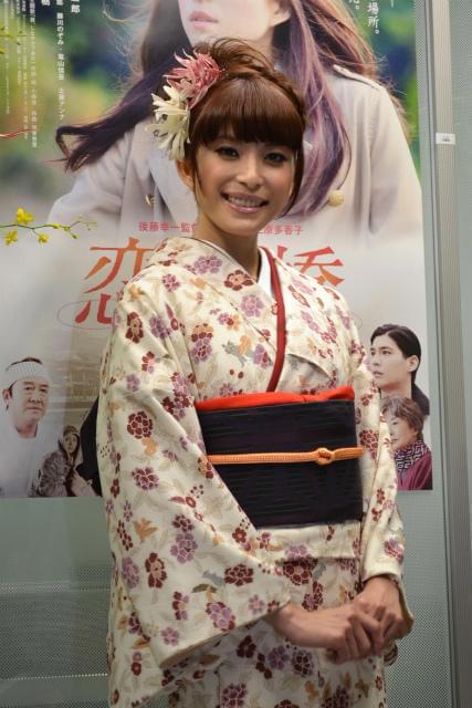 主演映画が初日を迎えた上原多香子