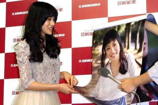 石原さとみ、セクシー水着ショットは「ファンのため」