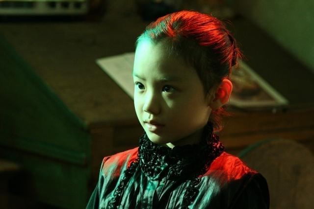 芦田愛菜、笑顔封印で詐欺師・松田翔太と騙しあい