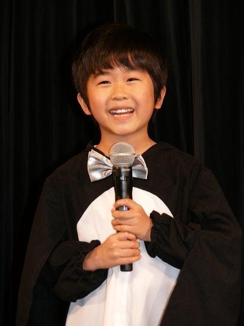 鈴木福「とってもかわいい」 本物のペンギンに笑顔