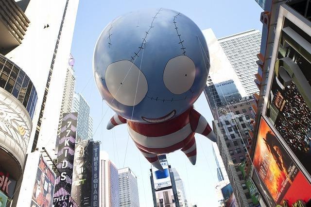 米感謝祭パレードでティム・バートン監督デザインの風船が話題に