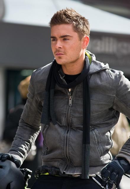 “2011年最もセクシーな男”ザック・エフロン、緊急来日決定