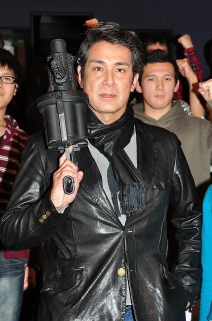 宇梶剛士がワイルドな生き方を伝授「生肉食べましょう！」