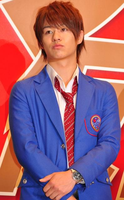 真野恵里菜「20歳なのに女子高生ライダーです」と自虐挨拶