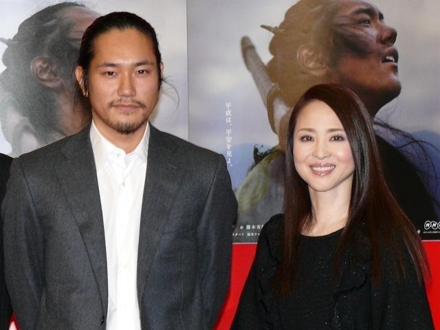 「平清盛」初回完成試写会に出席した松山ケンイチと松田聖子