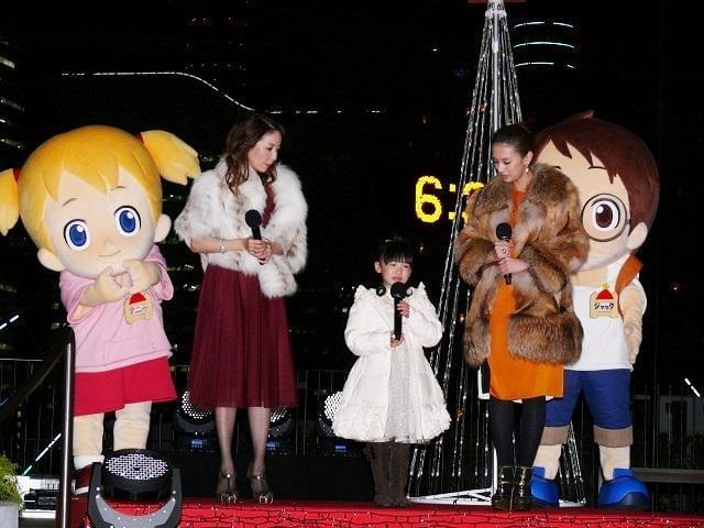 芦田愛菜「一輪車がほしい」サンタにお願い イルミネーションに大はしゃぎ