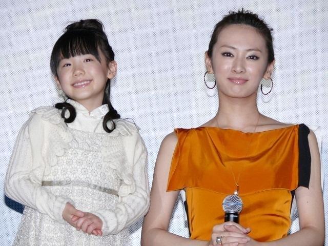 芦田愛菜「一輪車がほしい」サンタにお願い イルミネーションに大はしゃぎ