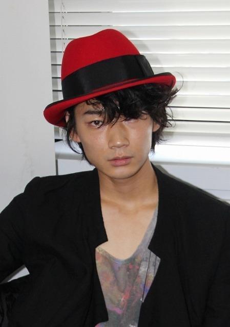 綾野剛、“嘘をつかない”から“本物を隠す”芝居へ