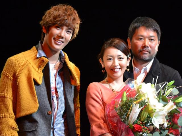 パク・ジョンミン、酒井美紀にひざまずき「僕の元に戻ってきて！」