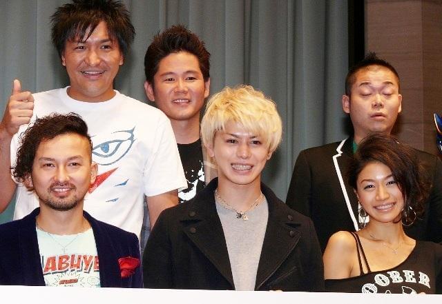 ISSA、祝福の歓声に「ありがとうございます」婚約者の福本幸子と舞台挨拶