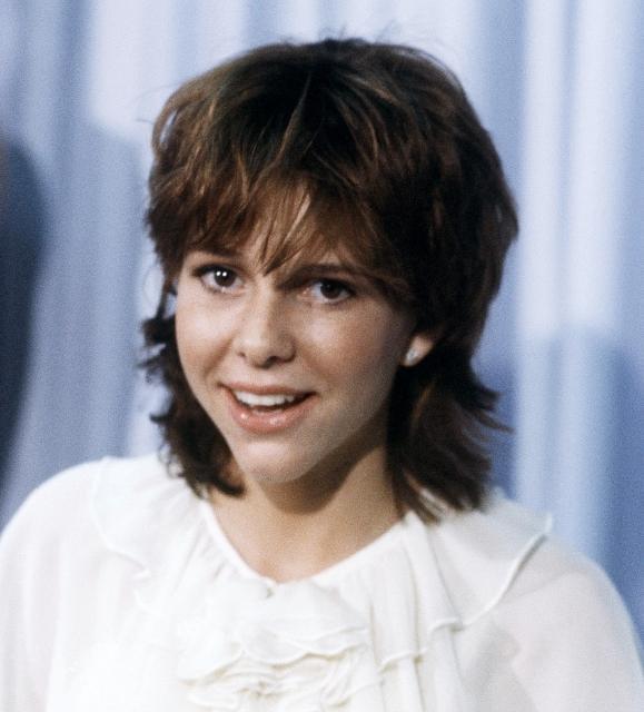 「リトル・ダーリング」クリスティ・マクニコルが同性愛をカミングアウト