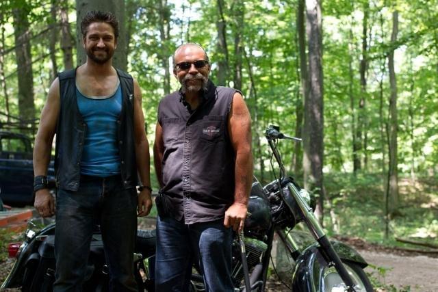 G・バトラー、“マシンガン・プリーチャー”本人と2ショット披露