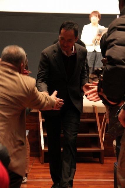 渡辺謙「はやぶさ」引っさげ東北駆けめぐる 被災者との約束果たす