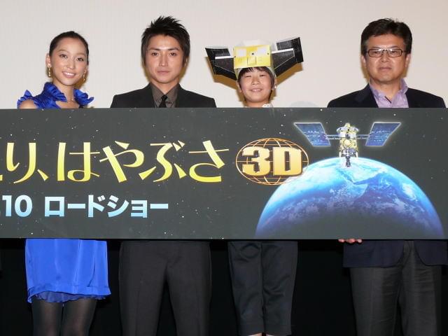 三浦友和、大人の余裕で“ライバル”はやぶさもアピール