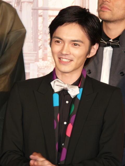 小栗旬“有言実行”再び和装で舞台挨拶