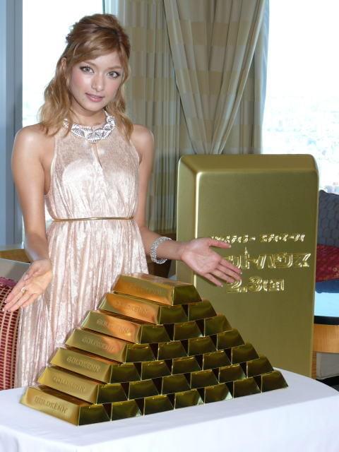 ローラ、20分遅刻も「オッケ～」とあっけらかん