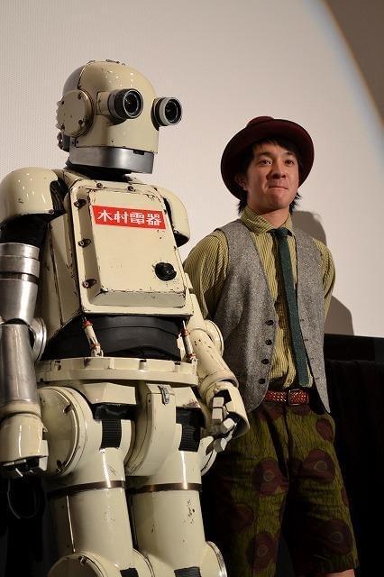 五十嵐信次郎「ロボジー」姿披露するも「やっぱり着なきゃ良かった」