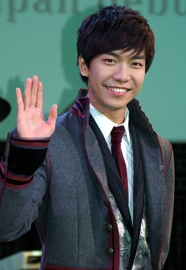 韓国“国民の妹”に続き“弟”イ・スンギも日本デビュー決定