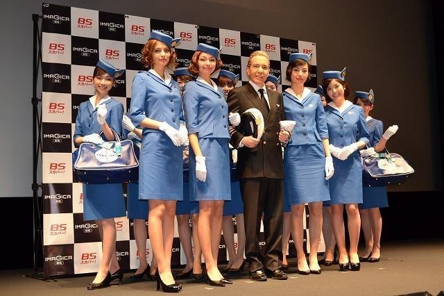 デーブ・スペクター、パンナム美女に囲まれご満悦