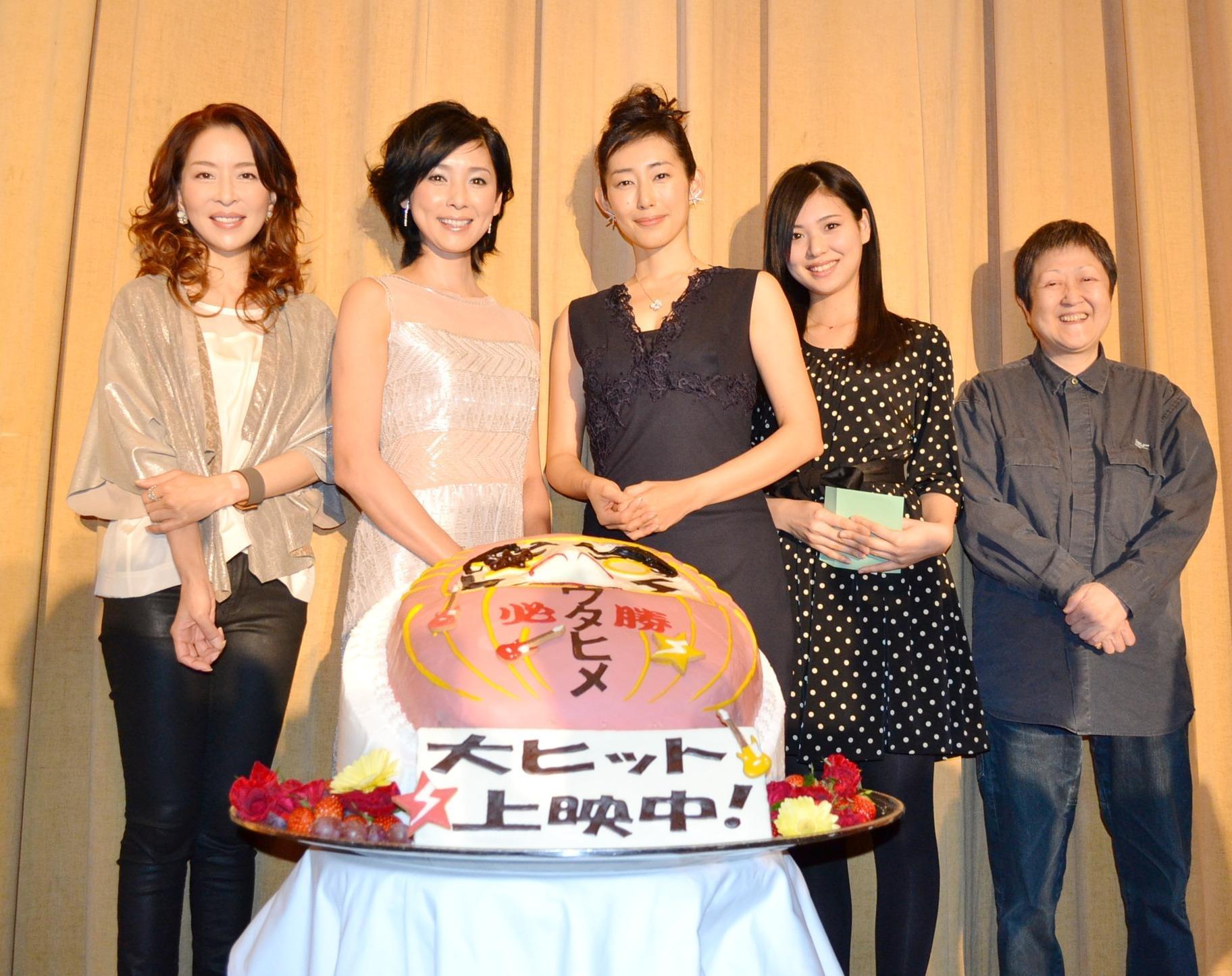 黒木瞳ら「ウタヒメ」、バンドメンバー静ちゃんの勝利を祝福！