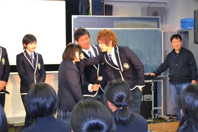 「桜蘭高校ホスト部」が女子校に乱入！ 生徒たちに“おもてなし”