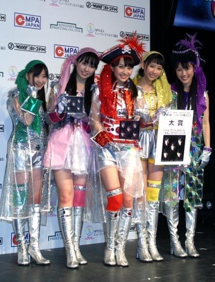 アイドル初の快挙！ ももクロ、CDショップ大賞受賞