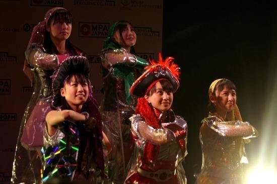 アイドル初の快挙！ ももクロ、CDショップ大賞受賞