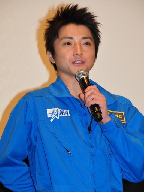 藤原竜也「さすがの着こなし」JAXAスーツ姿の杏にほれぼれ