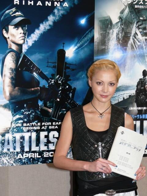 土屋アンナ「バトルシップ」で女優デビューのリアーナを絶賛