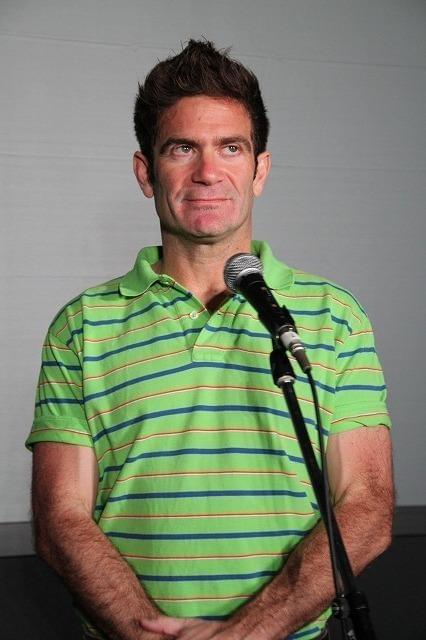 舞台挨拶に立ったスチュウ・リービー監督